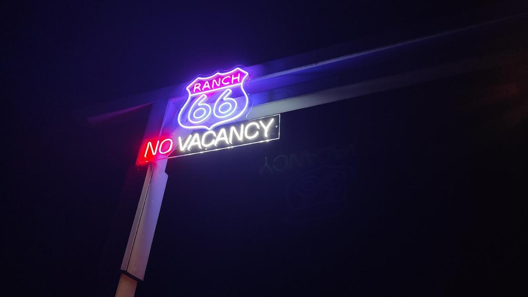 Ranch 66 - Moderni Tiny House Black Swallow Ve Stylu Route 66 Se Saunou A Bazenem Tršice Exterior foto